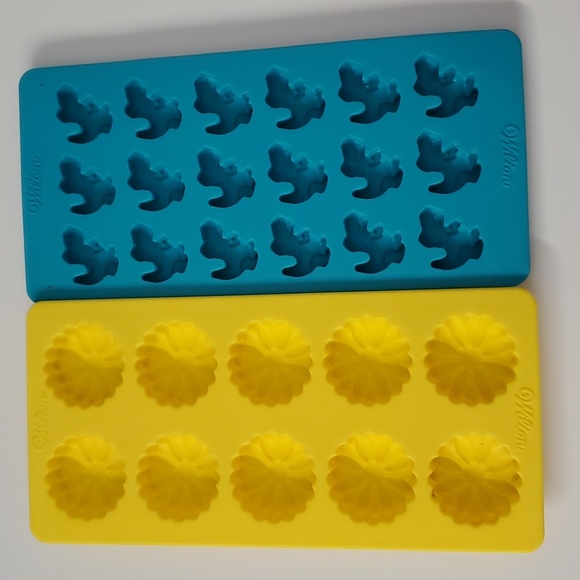 Set of 2 Silicone Molds - Picture 1 of 3
